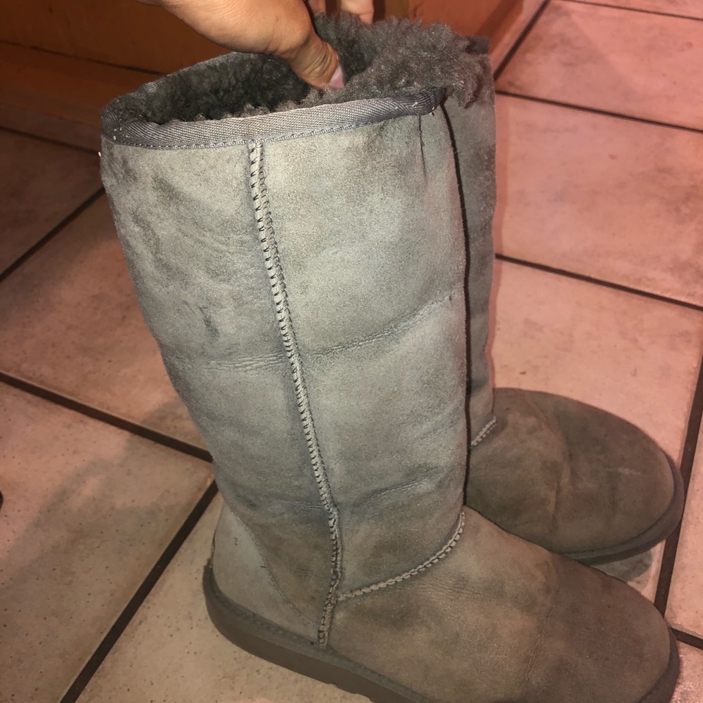 Gray uggs